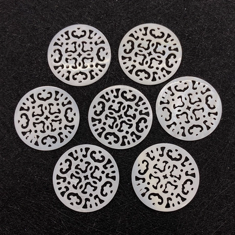 Natural Freshwater Shell Round Hollow Pendant White Mother Of Pearl Carved Oriental Pattern DIY Jewelry Making Accessory