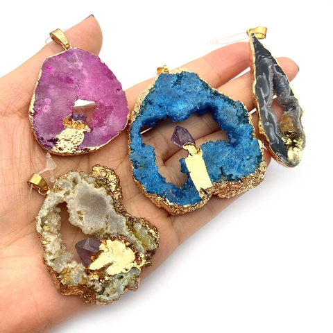 Unregelmäßiger Naturstein Geoden Achat Anhänger Mit Gold Galvanisiertem Rand Kristall Eingelegt DIY Schmuckherstellung Zubehör Für Halskette Ohrringe Nur Anhänger Ohne Kette