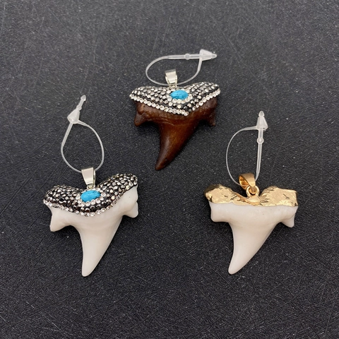 Ciondolo in Resina a Forma di Dente di Squalo Etnico Con Strass Intarsiati Accessorio per Creazione di Gioielli Fai-da-te Stile Bohemian