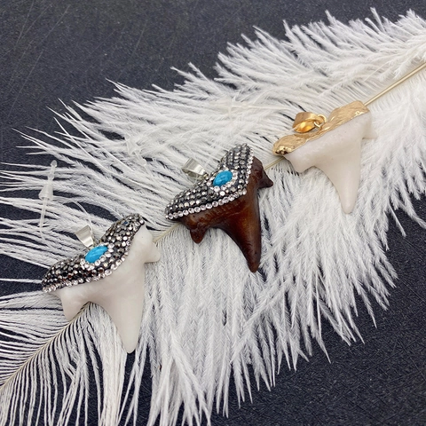 Ciondolo in Resina a Forma di Dente di Squalo Etnico Con Strass Intarsiati Accessorio per Creazione di Gioielli Fai-da-te Stile Bohemian