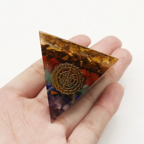 Orgon Energie Pyramide Generator Naturstein Chips Harz Pyramide Sri Yantra Heilige Geometrie Schreibtisch Ornament Spirituelle Meditation Dekor