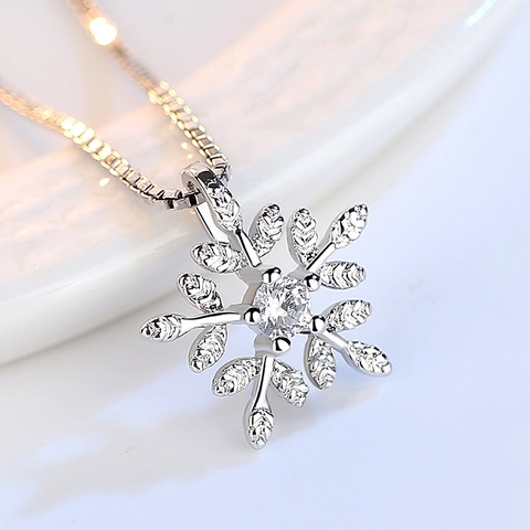 Sweet Leaf Snowflake Pendant Without Chain Copper Silver Plated Rhinestone Jewelry Accessories For Women Holiday Gift