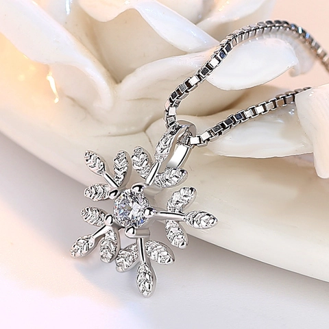 Sweet Leaf Snowflake Pendant Without Chain Copper Silver Plated Rhinestone Jewelry Accessories For Women Holiday Gift