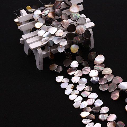 Künstliche Perles en Coquille de Nacre Noire Naturelle Iridescente Forme de Goutte Plates Percées Künstliche Perles en Vrac pour Accessoires Bijoux DIY