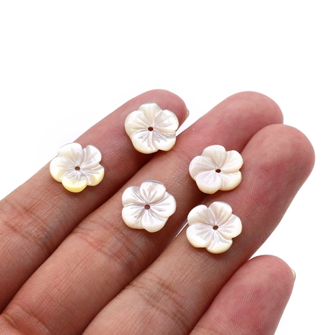 Natürliche Weiße Perlmutt Blumen Künstliche Perlen Geschnitzte Fünfblättrige Muschel Anhänger Mit Mittelloch Für DIY Schmuckherstellung Handwerk Zubehör