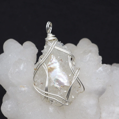 Handmade Freshwater Pearl Natural Quartz Crystal Cluster Wire Wrapped Pendant Bohemian Irregular Stone Jewelry Charm For Women DIY
