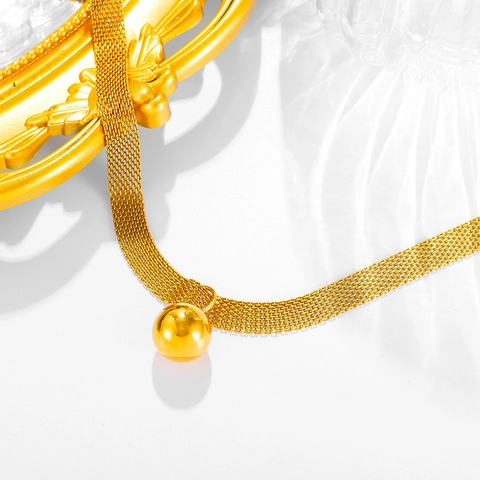Collar de Cadena de Malla con Colgante de Bola Dorada de Acero de Titanio Diseño Único Minimalista Cadena de Clavícula Mujer