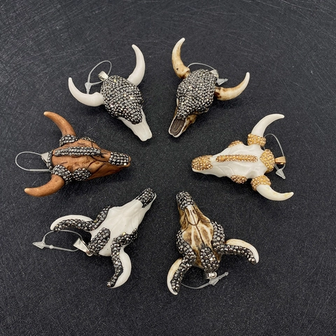 Bohemian Bull Head Skull Pendant Acrylic Bull Skull Charms With Rhinestones Inlay For DIY Necklace Jewelry Making Accessories