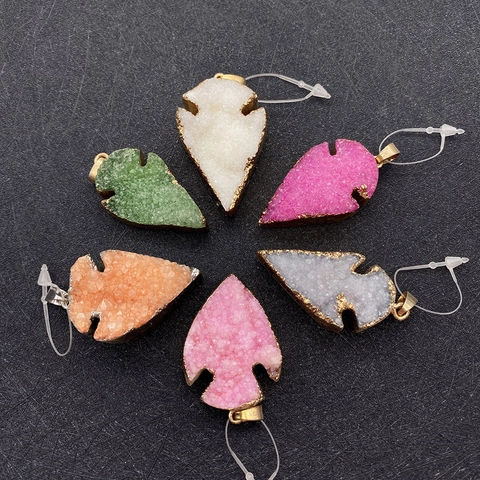 Colgante de Punta de Flecha de Cristal de Cuarzo Druzy Natural Borde Galvanizado Accesorio DIY para Collares