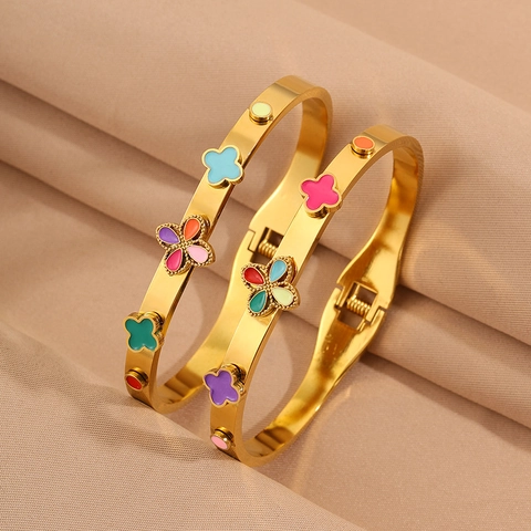 Jonc en Acier Inoxydable Ton Or Trèfle à Quatre Feuilles Émail Coloré Motif Floral Bracelet à Charnière Bijoux de Mode Cadeau