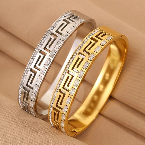 Vintage Stainless Steel Hollow Meander Bangle For Women Luxury 18K Gold Plated Rhinestone Zirconia Inlaid Bracelet Jewelry