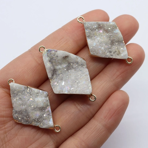 Natürlicher Druzy Kristall Unregelmäßiger Rhombus Doppelverbinder Anhänger Mit Vergoldetem Metallrand Für DIY Schmuck Zubehör