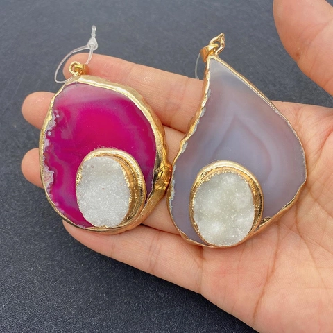 Unregelmäßiger Naturachat-Scheibenanhänger Mit Weißer Kristall-Druzy Vergoldeter Legierungskante Edelsteinanhänger Für Schmuck