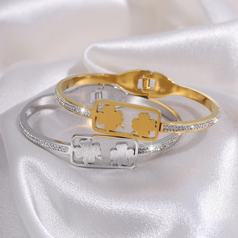 Bracelet Jonc Élégant en Acier Inoxydable Trèfle à Quatre Feuilles Incrusté de Strass Or Argent Plaqué pour Femme Bijoux de Mode