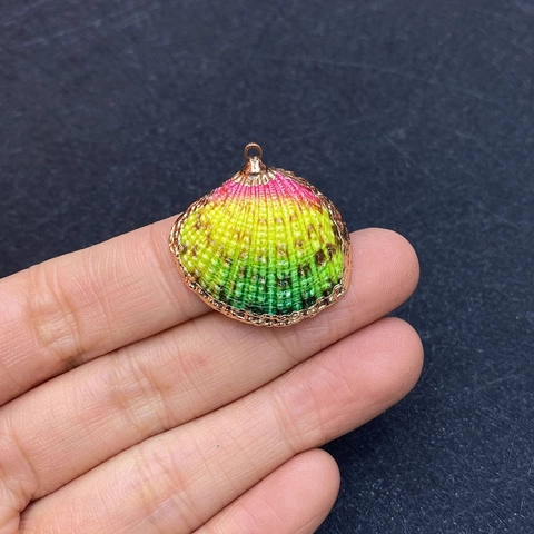Pendentif Coquille Saint-Jacques Iridescent pour Création Bijoux DIY Bordure en Cuivre Électroplaqué Charme pour Collier