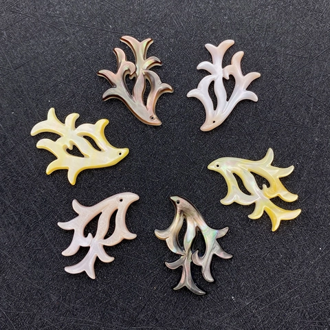 Ciondolo a Forma di Fiamma Astratta in Conchiglia Naturale Solo (Senza Catena) Per DIY Collana Orecchini Gioielli Donna