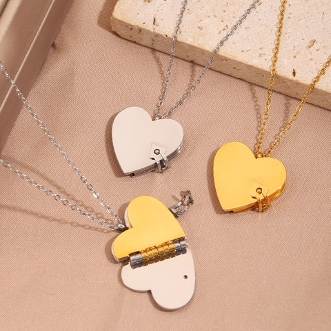 Collana con Medaglione a Cuore in Acciaio Inossidabile per Donna Ciondolo a Cuore Vintage Minimalista Gioielli Regalo