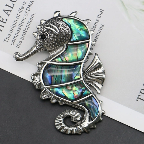Spilla Ciondolo a Forma di Cavalluccio Marino in Conchiglia di Abulone Vintage Lega di Zinco Intarsiata Collana in Conchiglia per Donna Uomo Fai da Te Gioielli Accessori Regalo