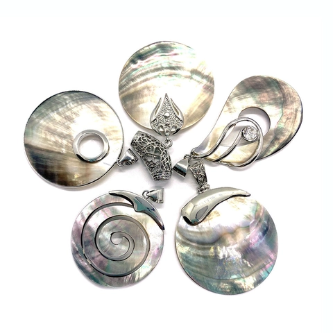 Natural Mother Of Pearl Shell Pendants Iridescent Circle Hollow Charms Zinc Alloy Rhinestone Inlaid DIY Jewelry Findings