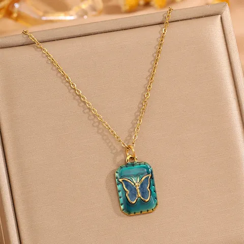 Collier Pendentif en Acier Inoxydable Plaqué Or 18K Vintage Émail Papillon Carte Carrée Choker Bijoux de Mode pour Femmes