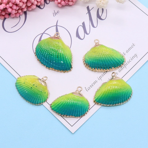 Pendentifs en Coquille de Saint-Jacques Naturelle Avec Bord en Cuivre Électroplaqué Dégradé Vert Jaune pour Accessoires de Bijouterie DIY