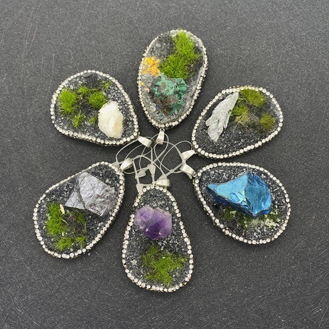 Pendentif en Pierre Naturelle et Résine Goutte d'Eau Irrégulière Micro Paysage Style Forêt Avec Strass pour Fabrication de Bijoux Collier DIY