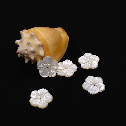 Natürliche Muschel Geschnitzter Blumen Anhänger Perlmutt Irisierender Floraler Charm Für DIY Schmuck Halsketten Damen Geschenk