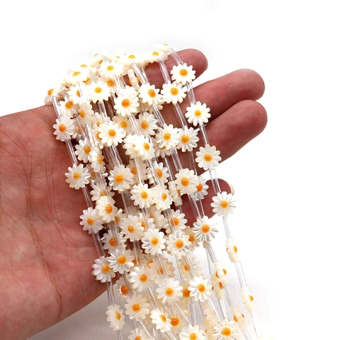 Natürliche Meeresschnecke Gänseblümchen Lose Perlen Weiße Blume Gelber Kern Polierte Emaille Perlen Für Schmuckherstellung DIY Zubehör