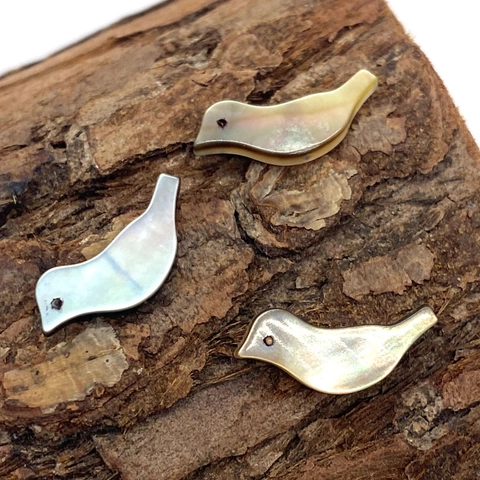 Perline di Conchiglia di Madreperla Nera Naturale a Forma di Uccello Lucide Cangianti Charms per Creazione Gioielli DIY