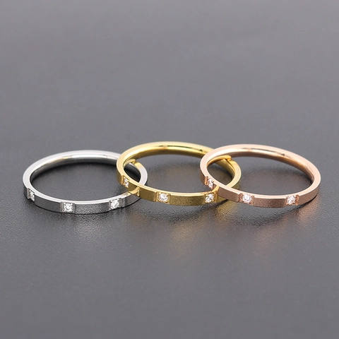 Bague Minimaliste en Acier Inoxydable 316L et Zircon pour Hommes Femmes Anneau Étroit 2mm Acier Titane Plaqué Or Argent Rose