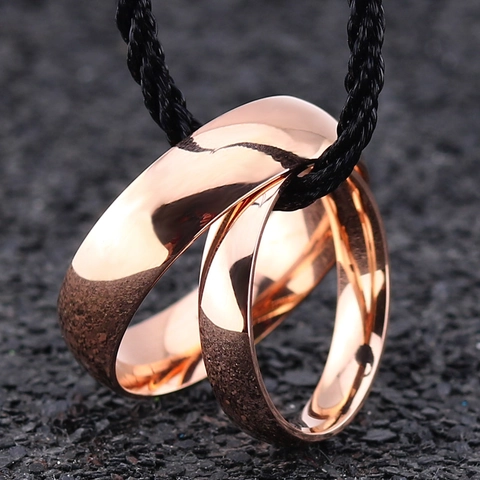 Bague Bombée Minimaliste en Acier Inoxydable pour Hommes Femmes Poli Bague de Couple 4mm 6mm Largeur Or Noir Bijoux