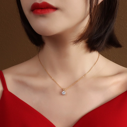 Minimalist Titanium Steel Zirconia Pendant Necklace For Women 18K Gold Plated Single Stone Clavicle Chain Korean Fashion Jewelry