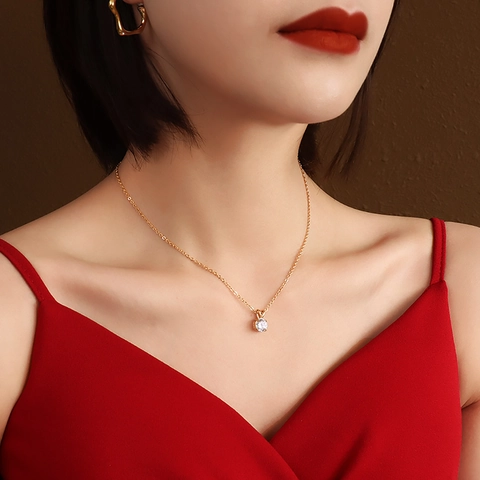 Minimalist Titanium Steel Zirconia Pendant Necklace For Women 18K Gold Plated Single Stone Clavicle Chain Korean Fashion Jewelry