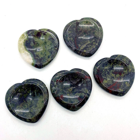 Pietra del Pollice in Diaspro Sangue di Drago Naturale a Forma di Cuore Pietra da Massaggio Lucidata Cristallo Decorativo