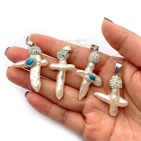 Künstliche Barockperlen-Kreuzanhänger Unregelmäßiger Naturperlen-Strass-Türkis-Charm Für DIY-Halsketten Hochzeits-Schmuckzubehör