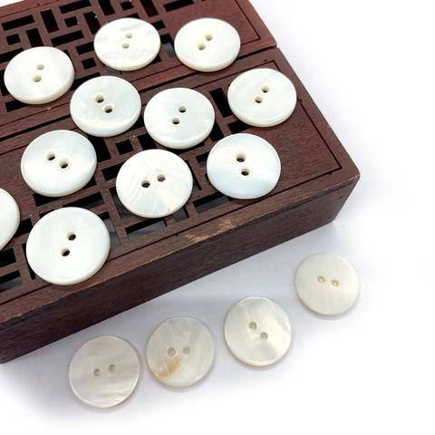 Natural Freshwater White Shell Pendants Round Flower Shape Two Hole Buttons For Jewelry Making DIY Handcrafted Accessories