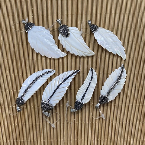 Natural Shell Leaf Feather Pendant With Zirconia Inlay Alloy Buckle Carved Mother Of Artificial Pearl Charm For DIY Jewelry Making
