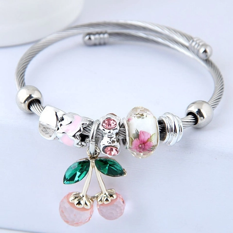 Fashion Sweet Cherry Pendant Beaded Bracelet For Women Stainless Steel Alloy Crystal Rhinestone Charms Rope Chain Jewelry Gift