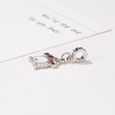Ciondolo a Forma di Batteria Cartone Animato in Lega Strumento Musicale Argento Rosso Bianco Smalto Accessorio Gioielli Fai da Te per Collana Bracciale Regalo