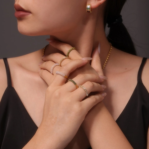 Luxury 18K Gold Plated Stainless Steel Pave Zircon Ring For Women Light Luxury Stackable Finger Ring Elegant Jewelry Gift
