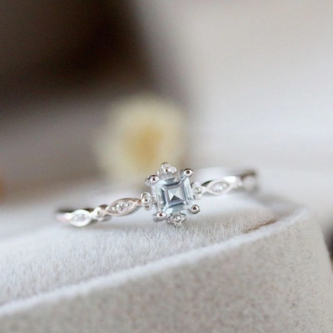 Vintage Square Light Blue Gemstone Ring For Women Alloy Rhinestone Carved Band Wedding Jewelry Finger Ring Elegant Gift