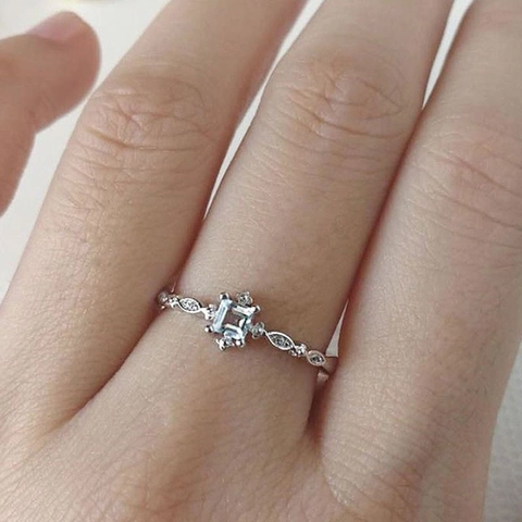 Vintage Square Light Blue Gemstone Ring For Women Alloy Rhinestone Carved Band Wedding Jewelry Finger Ring Elegant Gift