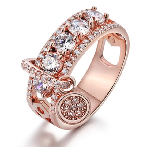 Luxury Alloy Zirconia Pavé Ring For Women Western Fashion Rose Gold Silver Gold Plated Geometric Ring With Circular Pendant For Banquet Party Jewelry