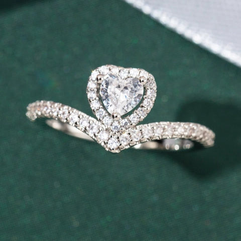 Minimalist V-Shaped Heart Crown Ring Cubic Zirconia Inlaid Copper White Gold Plated Engagement Wedding Ring For Women