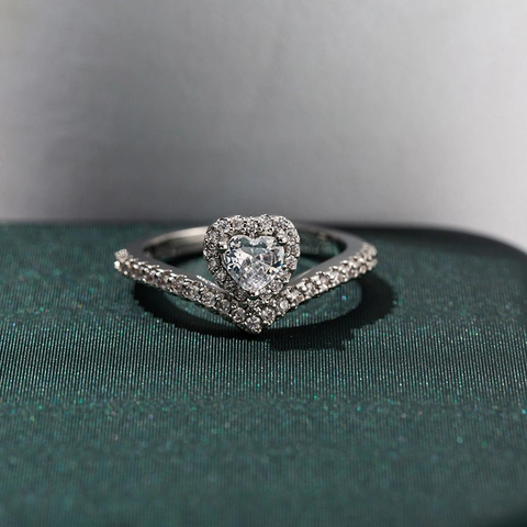 Minimalist V-Shaped Heart Crown Ring Cubic Zirconia Inlaid Copper White Gold Plated Engagement Wedding Ring For Women