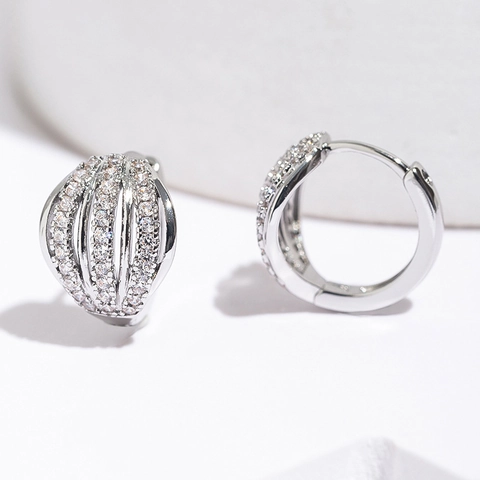 Elegant 18K Gold Plated Copper Zirconia Shell Huggie Earrings For Women Dainty Fan Shaped Small Hoop Earrings Jewelry