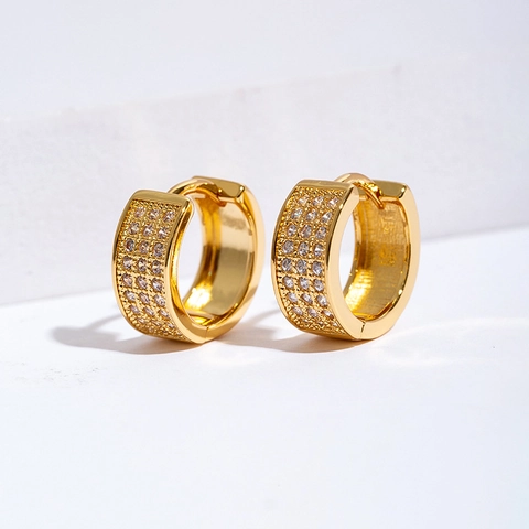 Hip Hop Copper Zirconia Wide Hoop Earrings Pave Row Metal Texture Minimalist Jewelry For Men Women Fashion Ear Buckles