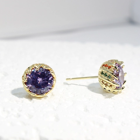 Orecchini a Bottone in Rame Placcato Oro con Zirconia Viola a Forma di Bocciolo di Rosa Gioielli Floreali per Donna