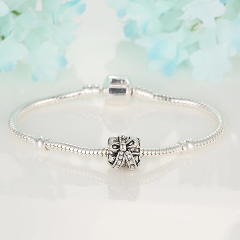 Alloy Gift Box Charm With Rhinestone Bow For DIY Snake Chain Bracelet Women Jewelry Silver Color Christmas Bead Accessory