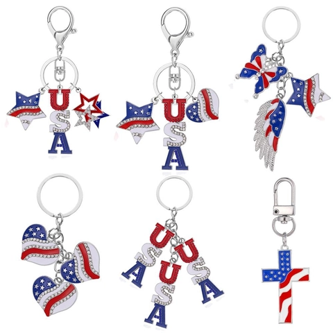 Portachiavi Patriottico del Giorno dell'Indipendenza degli Stati Uniti in Lega di Zinco Strass Rosso Bianco Blu Bandiera Stella Cuore Lettere USA Ciondolo per Borsa Regalo
